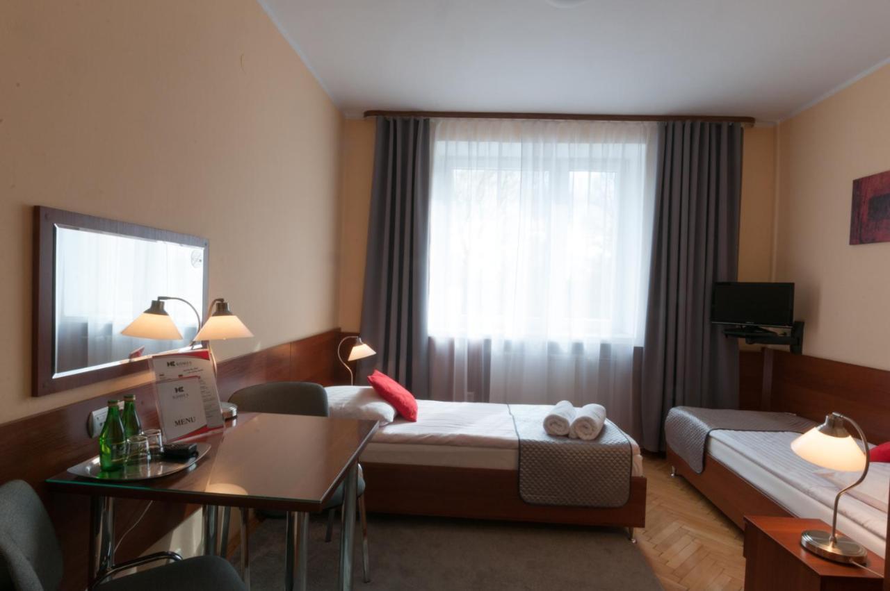 Hotel Komes Skarżysko-Kamienna Exteriér fotografie