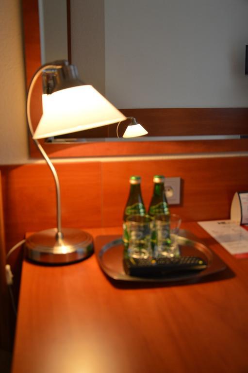 Hotel Komes Skarżysko-Kamienna Pokoj fotografie