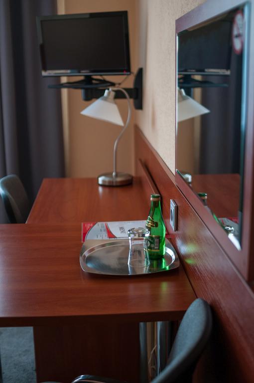 Hotel Komes Skarżysko-Kamienna Exteriér fotografie
