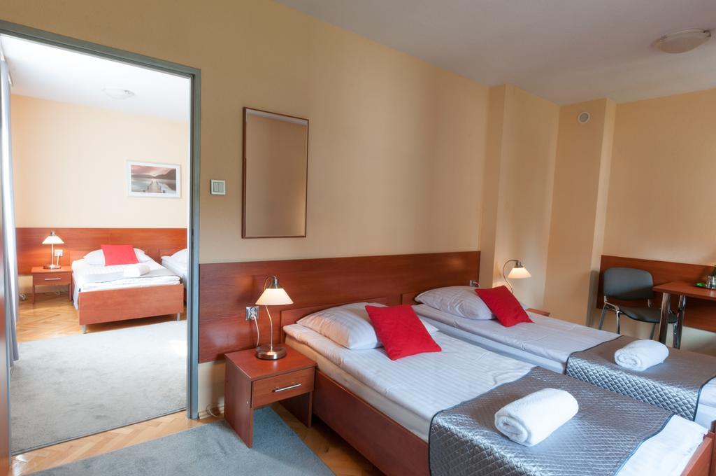 Hotel Komes Skarżysko-Kamienna Exteriér fotografie